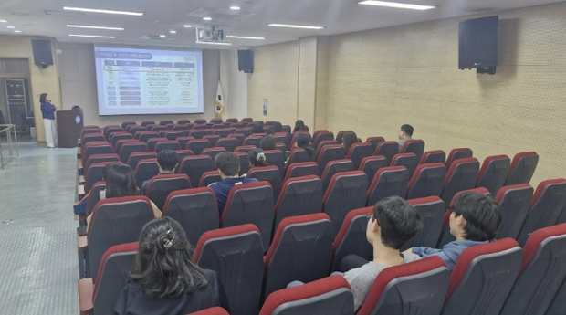 광주 광주푸른초등학교, '안심콜 탁'으로 선생님을 보호해요