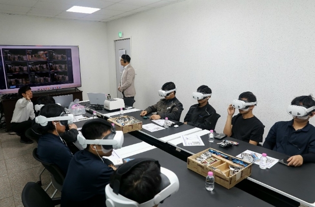 경기도, '외국인노동자' 대상 찾아가는 가상현실 안전교육 실시
