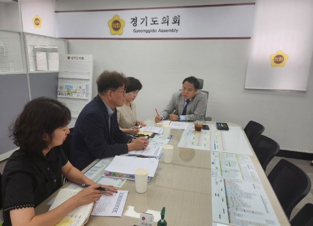 경기도의회 조병진 의원, 지역 소상공인 교복 입찰 참여 확대 방안 논의